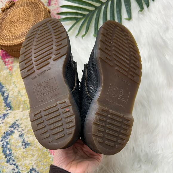 Dr. Martens Junior 1460 Reptile Emboss Ankle Boots Kids 3 Black Leather Lace Up - Picture 8 of 9